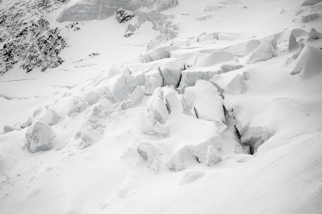 Was bedeutet das Emoji 🫠? Das schmelzende Gesicht im Chat-Alltag